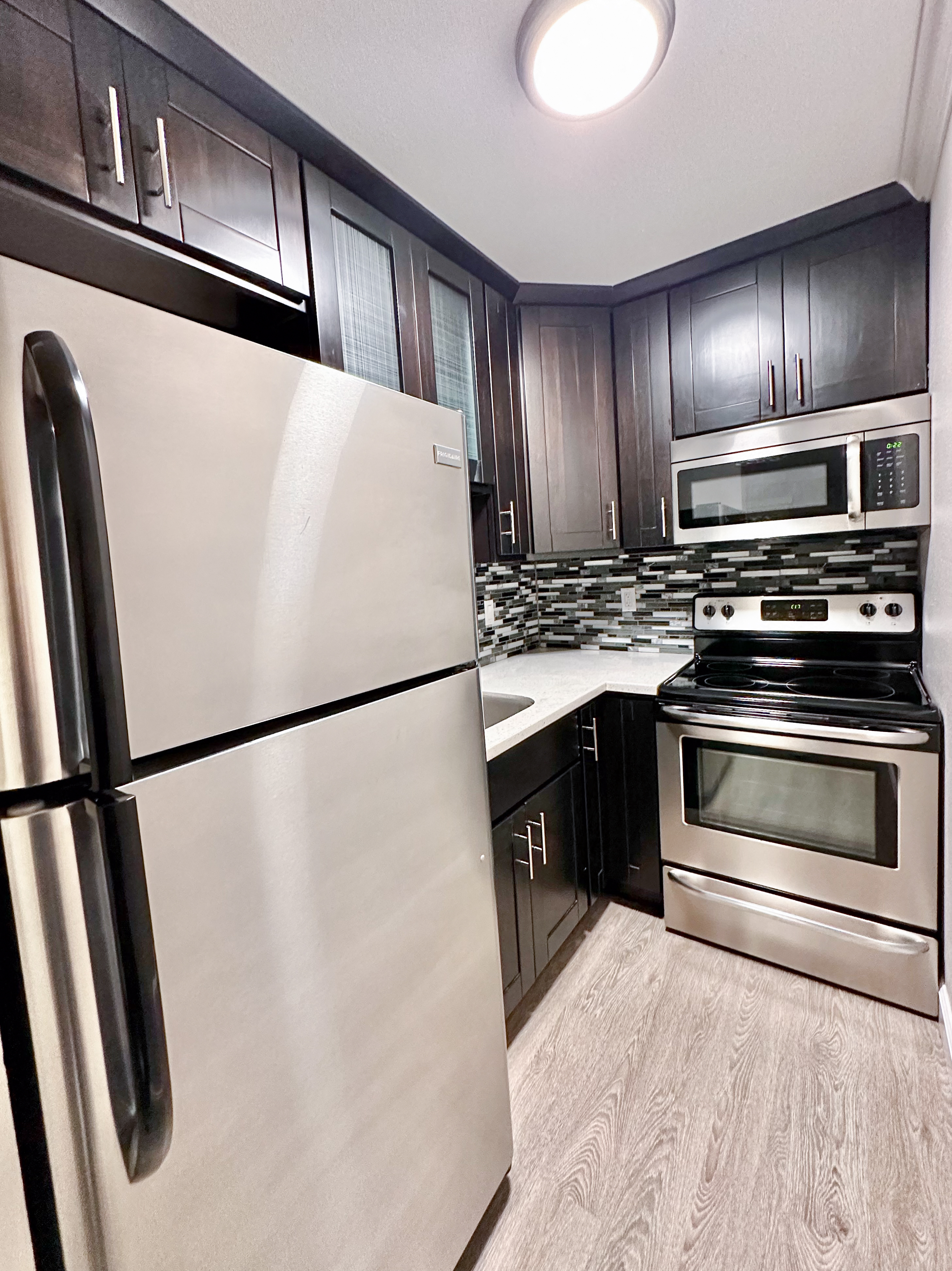 Douglas Avenue Apartments photo 4